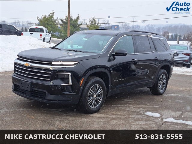Used 2025 Chevrolet Traverse LT image 1