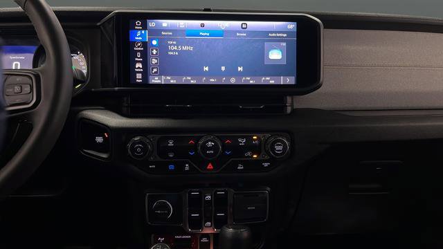Used 2024 Jeep Wrangler Unlimited image 12