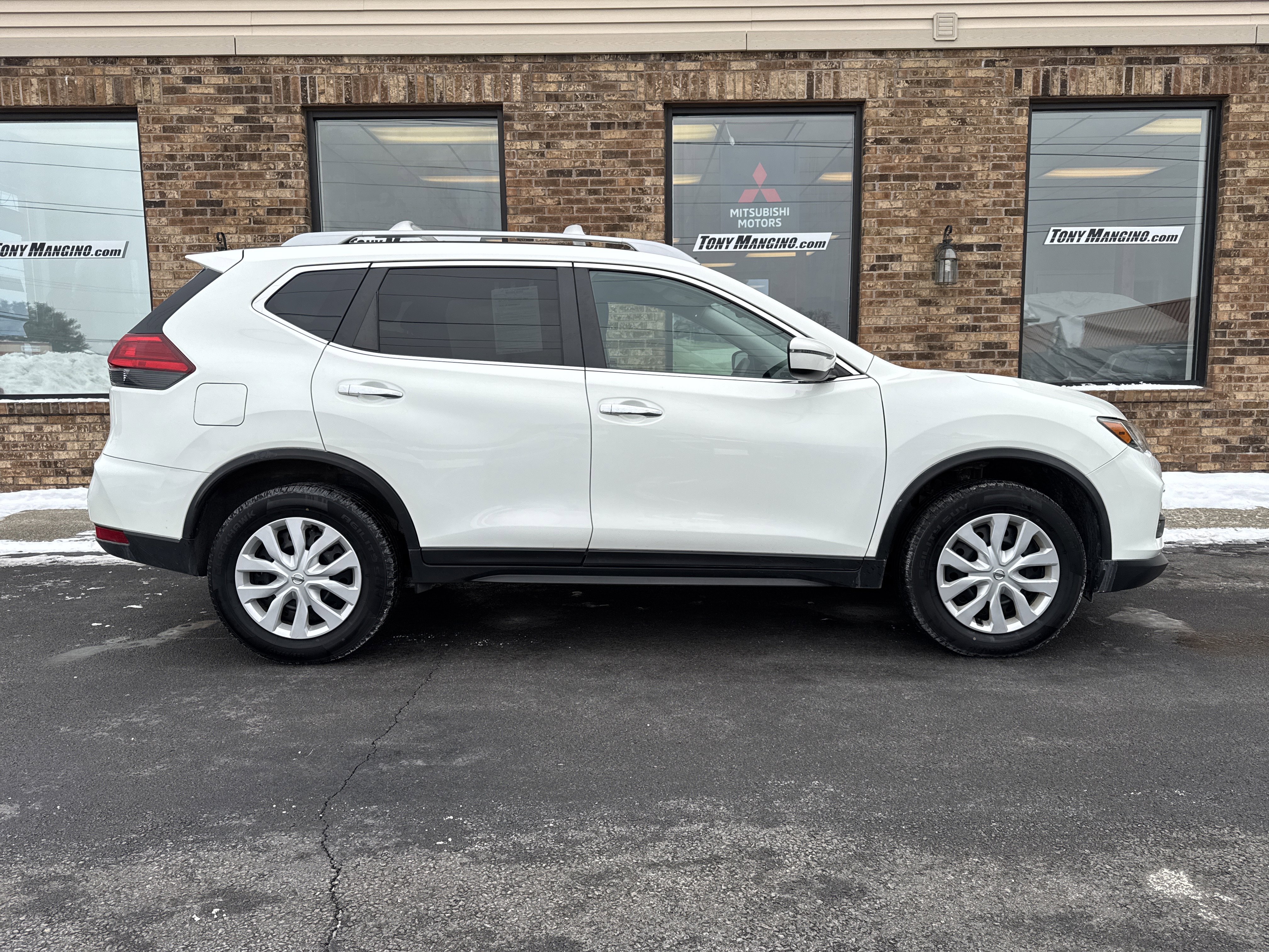 Used 2017 Nissan Rogue S w/ S Appearance Package image 6