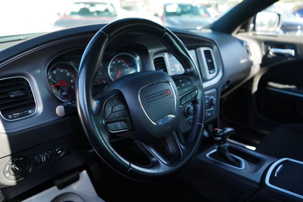 Used 2023 Dodge Charger SXT RWD image 5