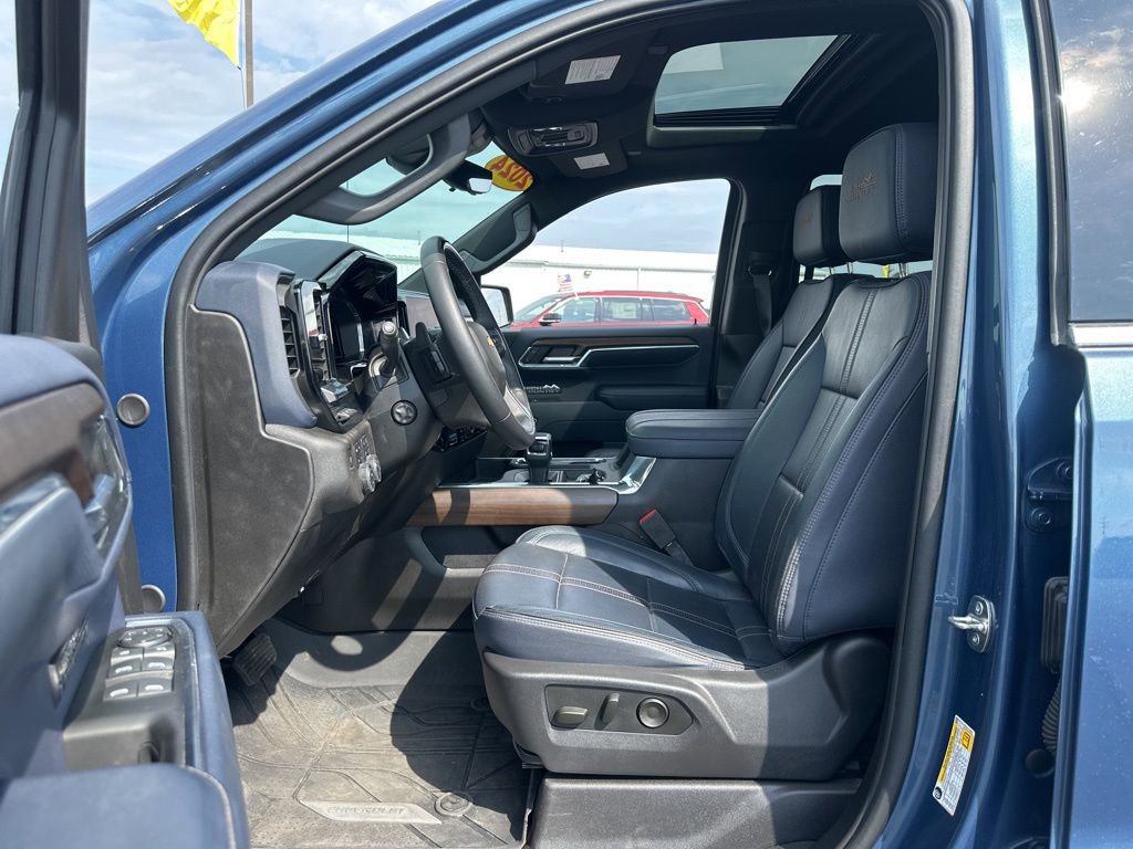 Used 2024 Chevrolet Silverado 1500 High Country image 8