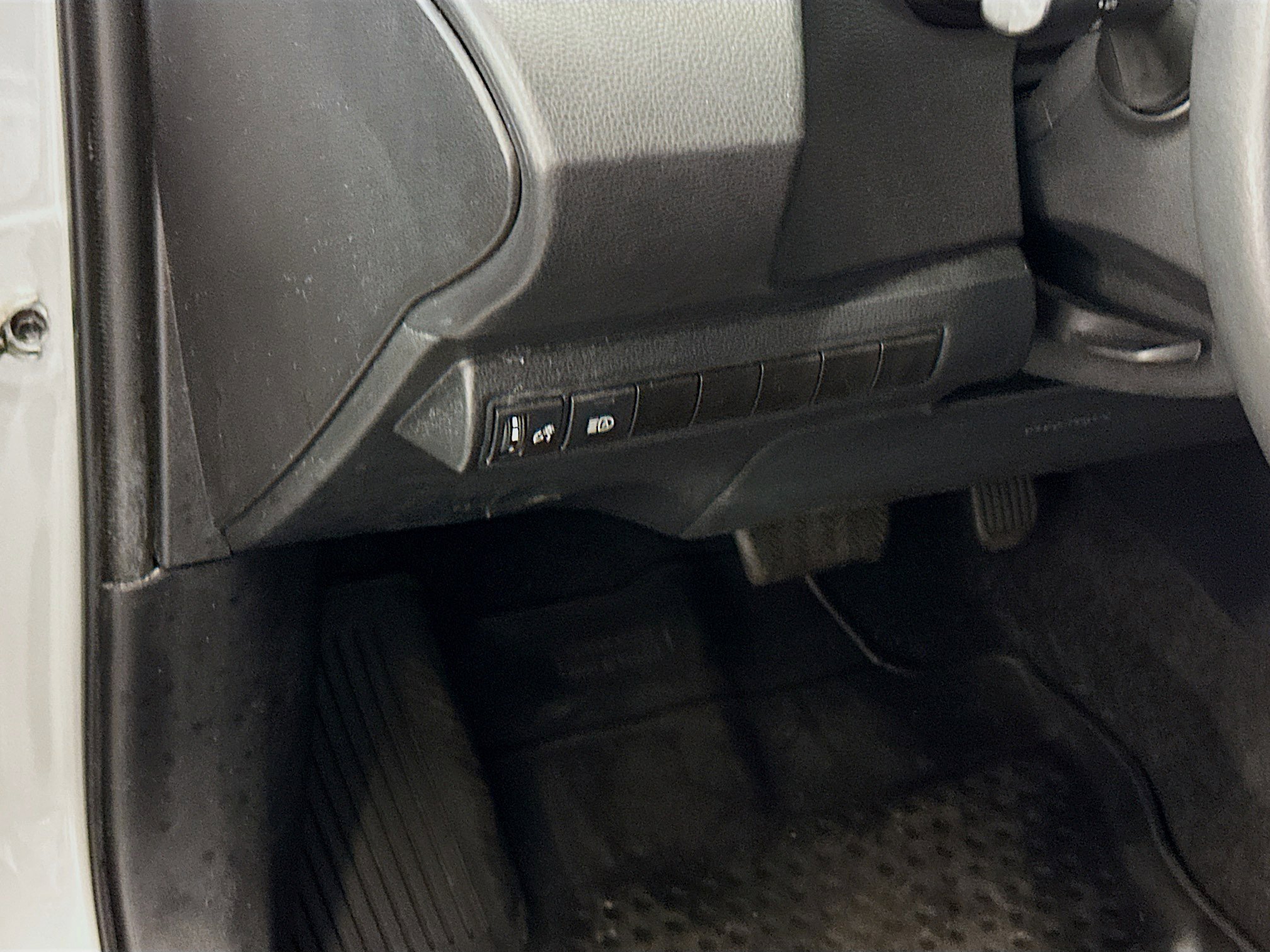 Used 2024 Toyota Corolla SE image 17