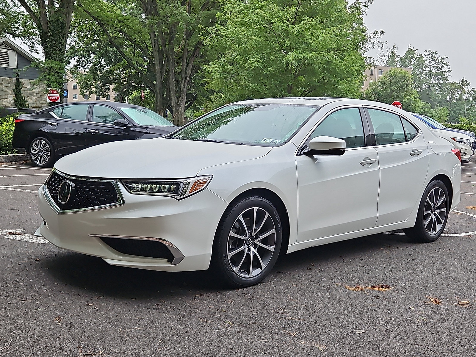Used 2018 Acura TLX V6 FWD image 3