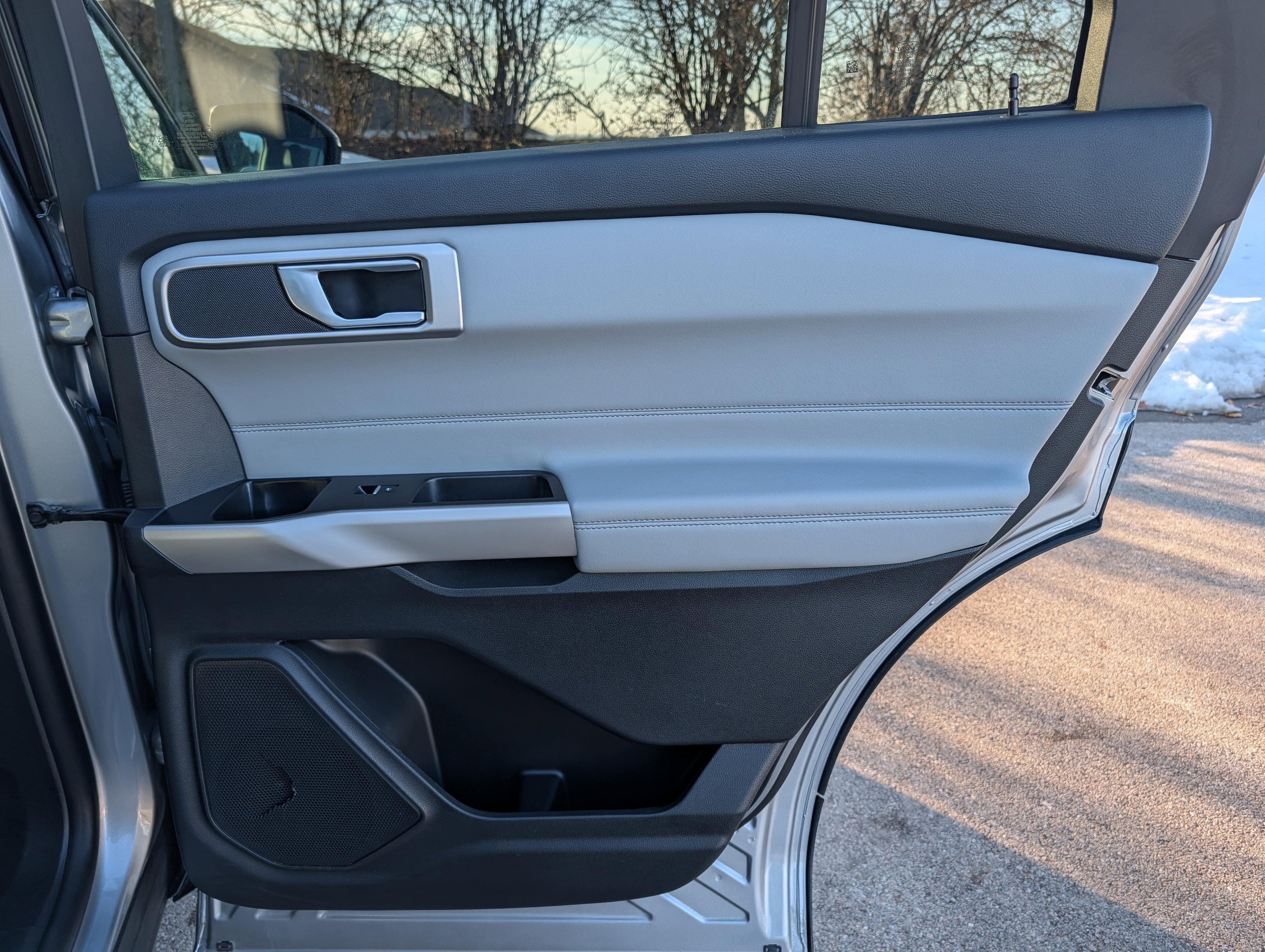 Used 2023 Ford Explorer XLT w/ Equipment Group 202A image 39