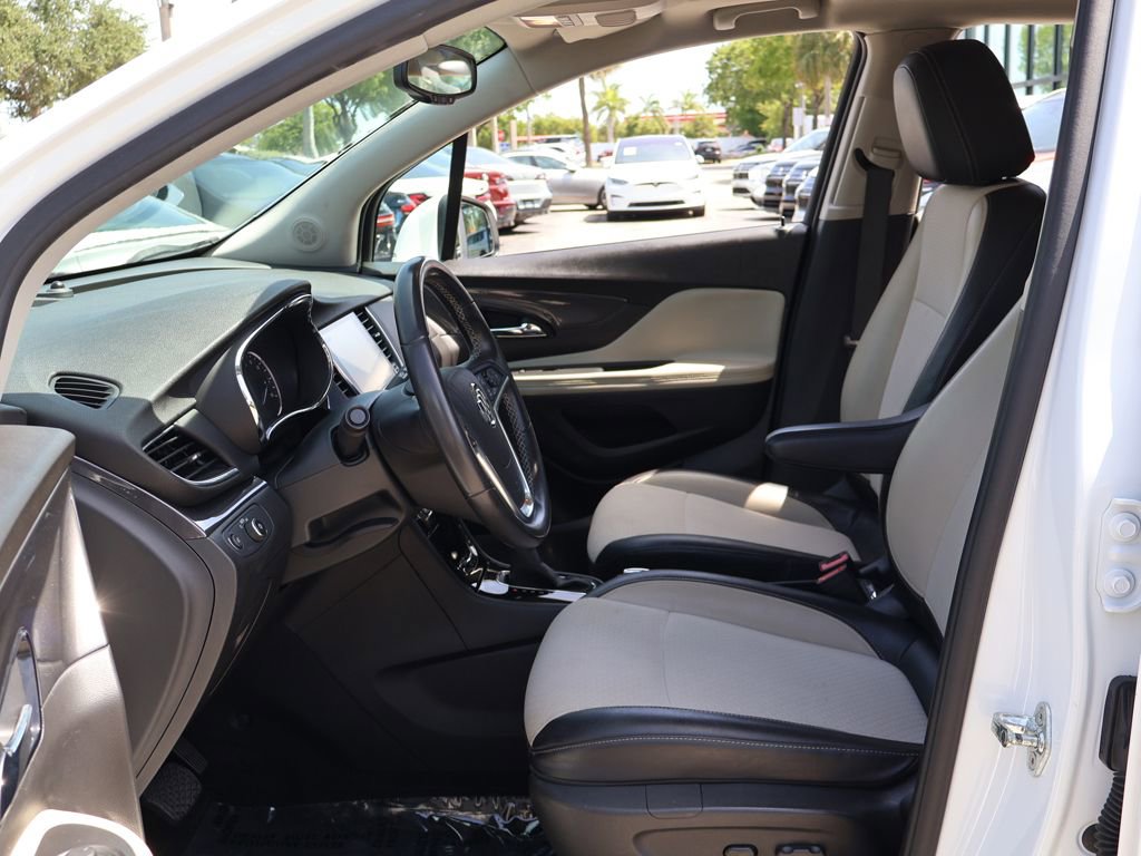 Used 2020 Buick Encore Preferred w/ Safety Package FWD image 28