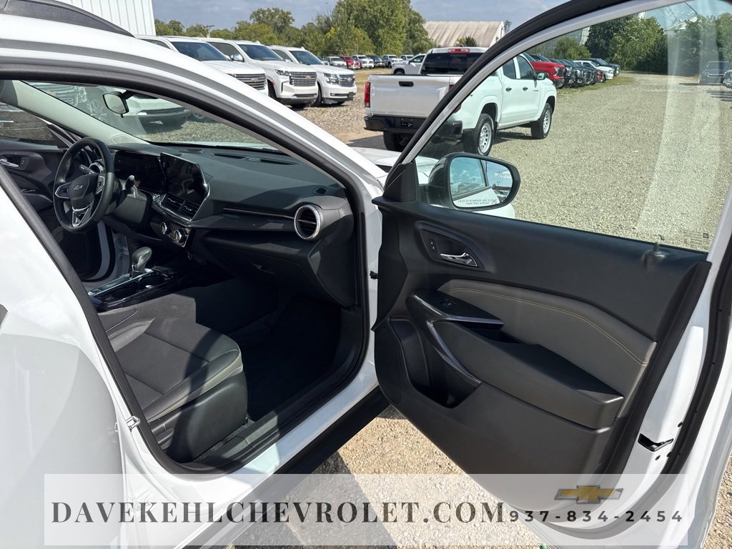 Used 2025 Chevrolet Trax ACTIV w/ Sunroof Package image 25