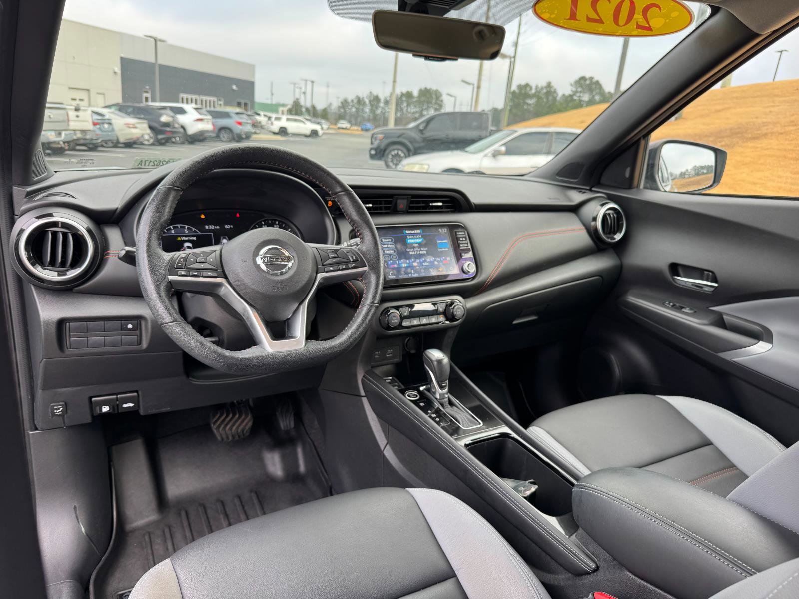 Used 2021 Nissan Kicks SR w/ SR Premium Package image 14