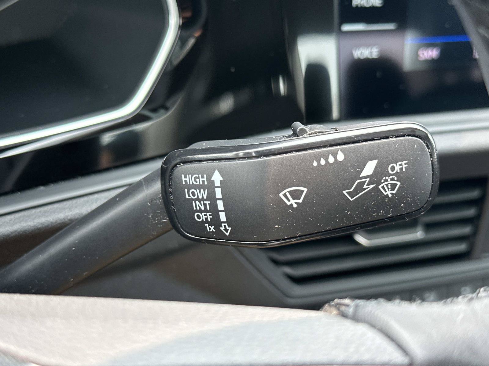Used 2023 Volkswagen Jetta SEL FWD image 22