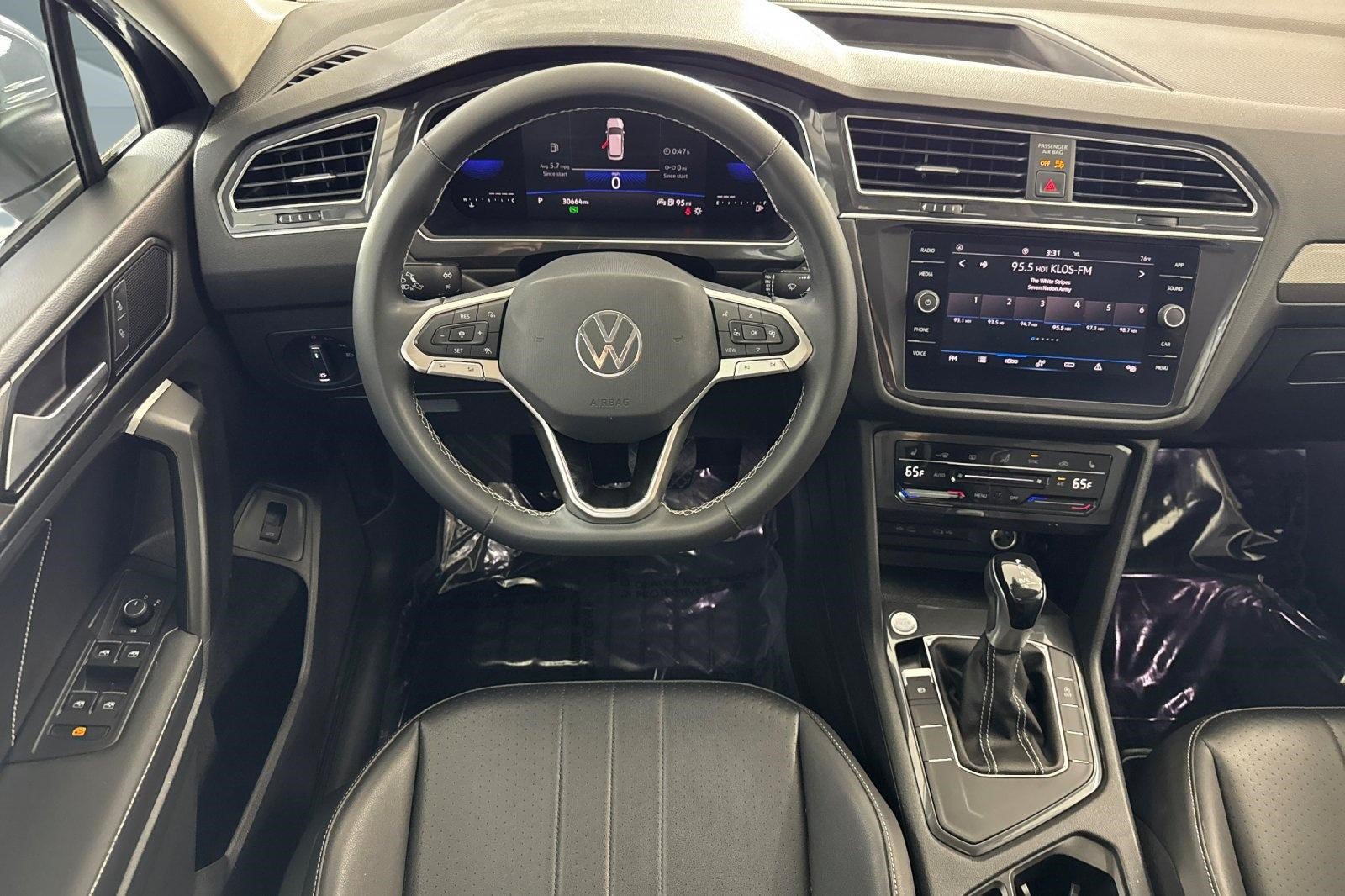 Used 2022 Volkswagen Tiguan SE FWD image 30