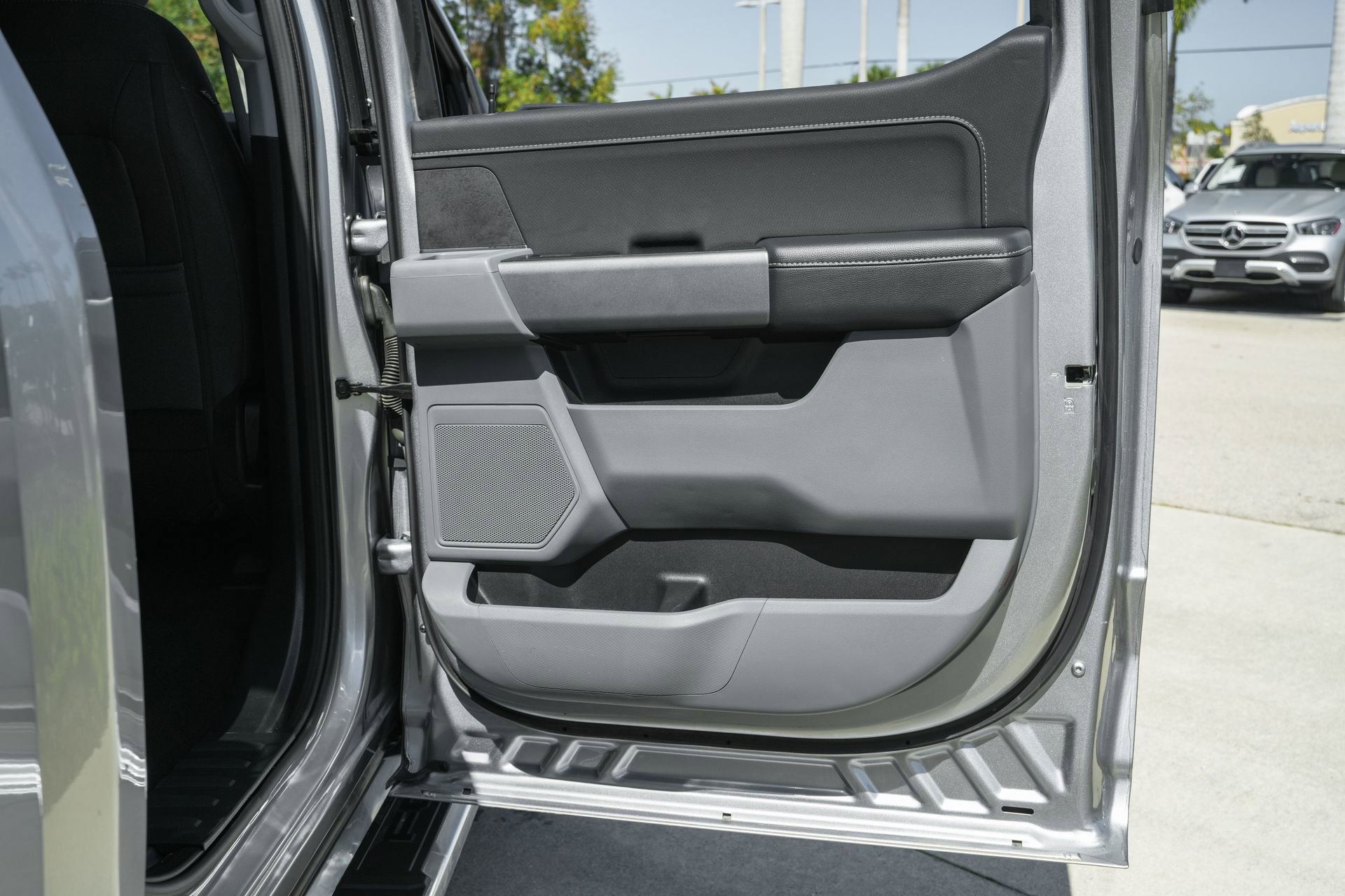 Used 2025 Ford F150 XLT w/ Equipment Group 301A Standard image 35