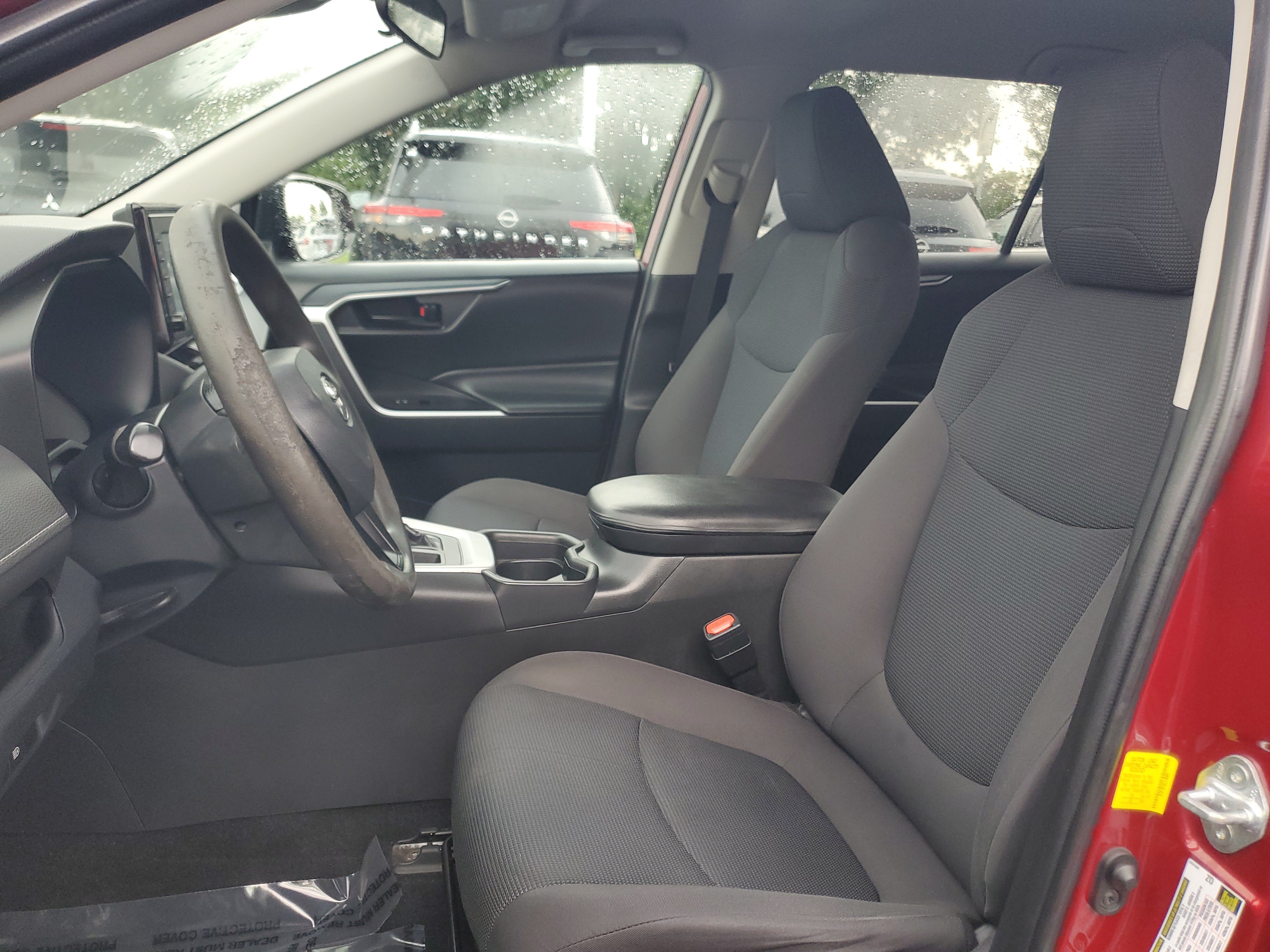 Certified 2020 Toyota RAV4 LE AWD/4WD image 17