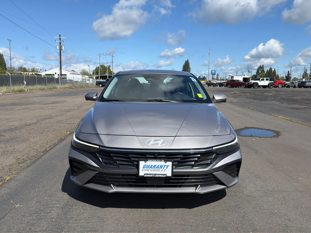 Used 2024 Hyundai Elantra Limited image 2