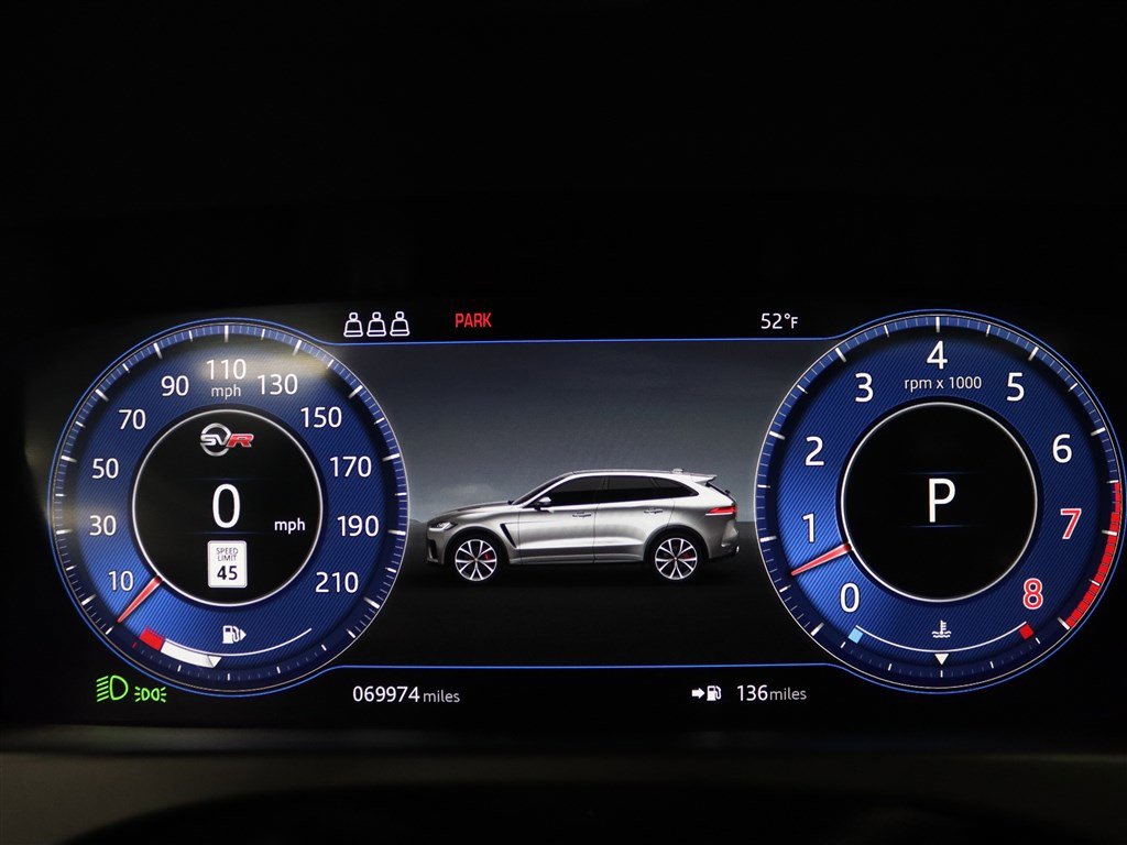 Used 2020 Jaguar F-PACE SVR image 25
