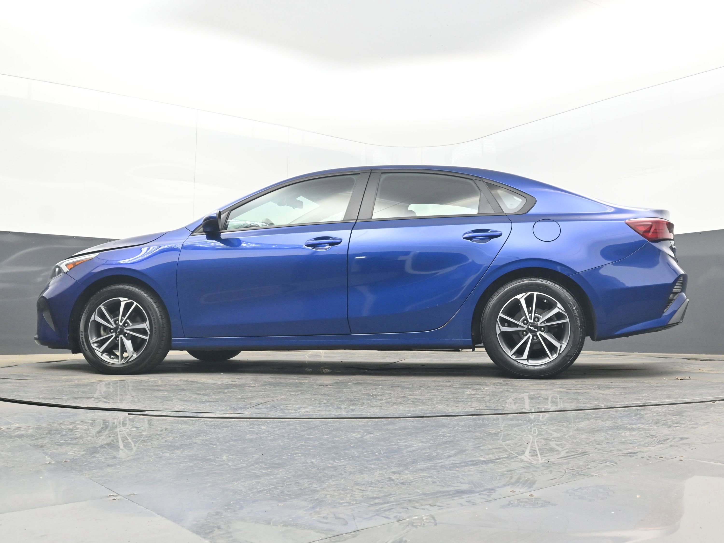 Used 2023 Kia Forte LXS image 27