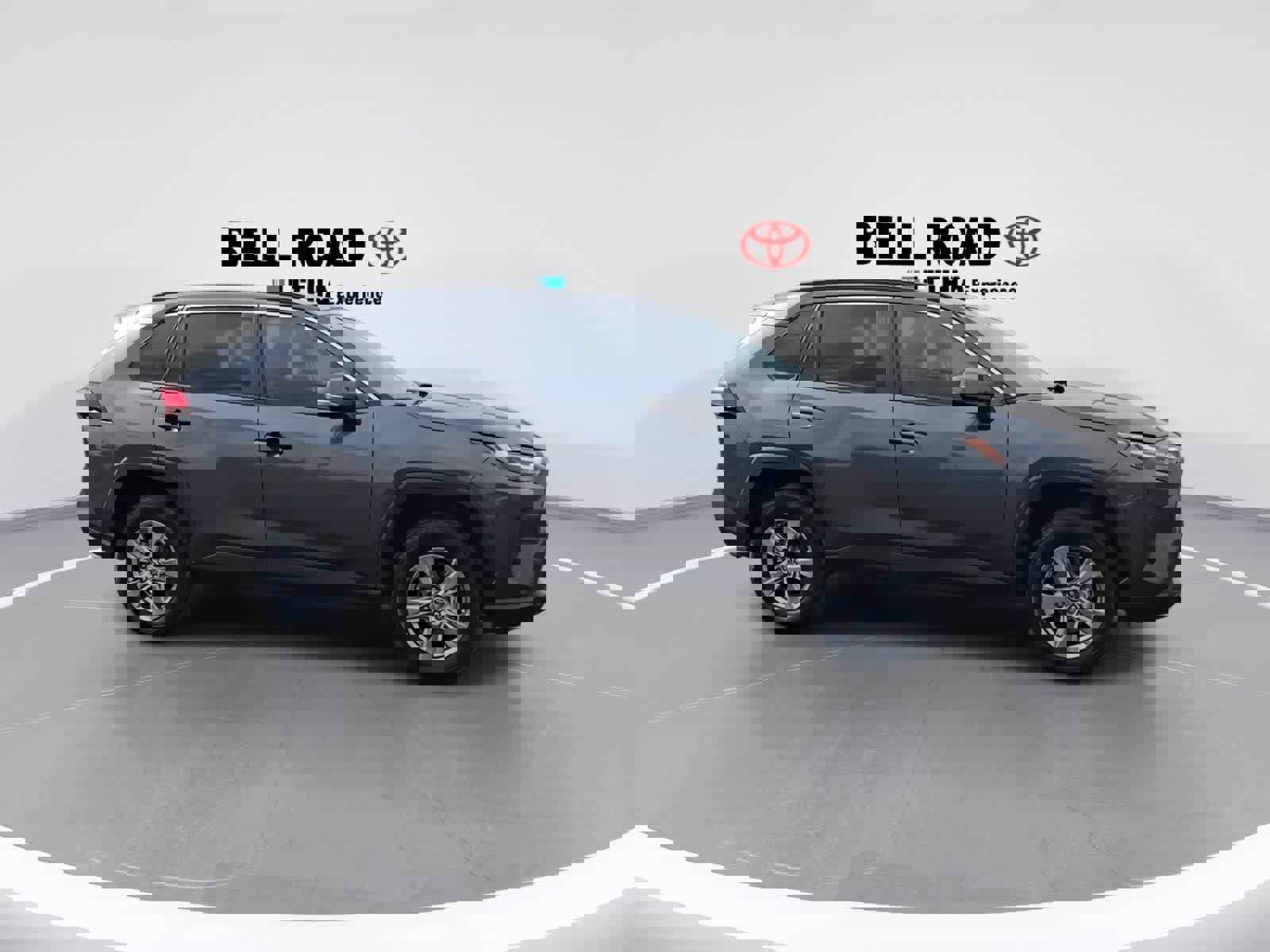 Used 2025 Toyota RAV4 XLE image 2