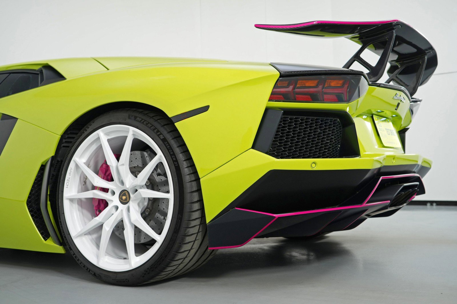 Used 2015 Lamborghini Aventador LP 700-4 image 85