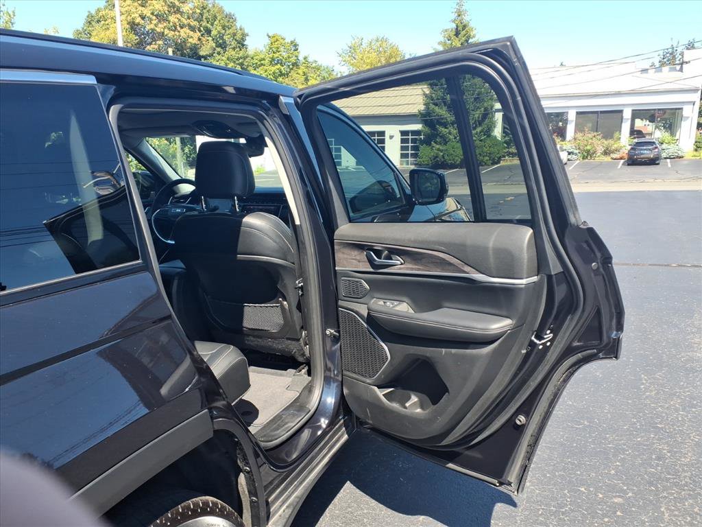 Used 2024 Jeep Grand Cherokee Limited 4xe image 9