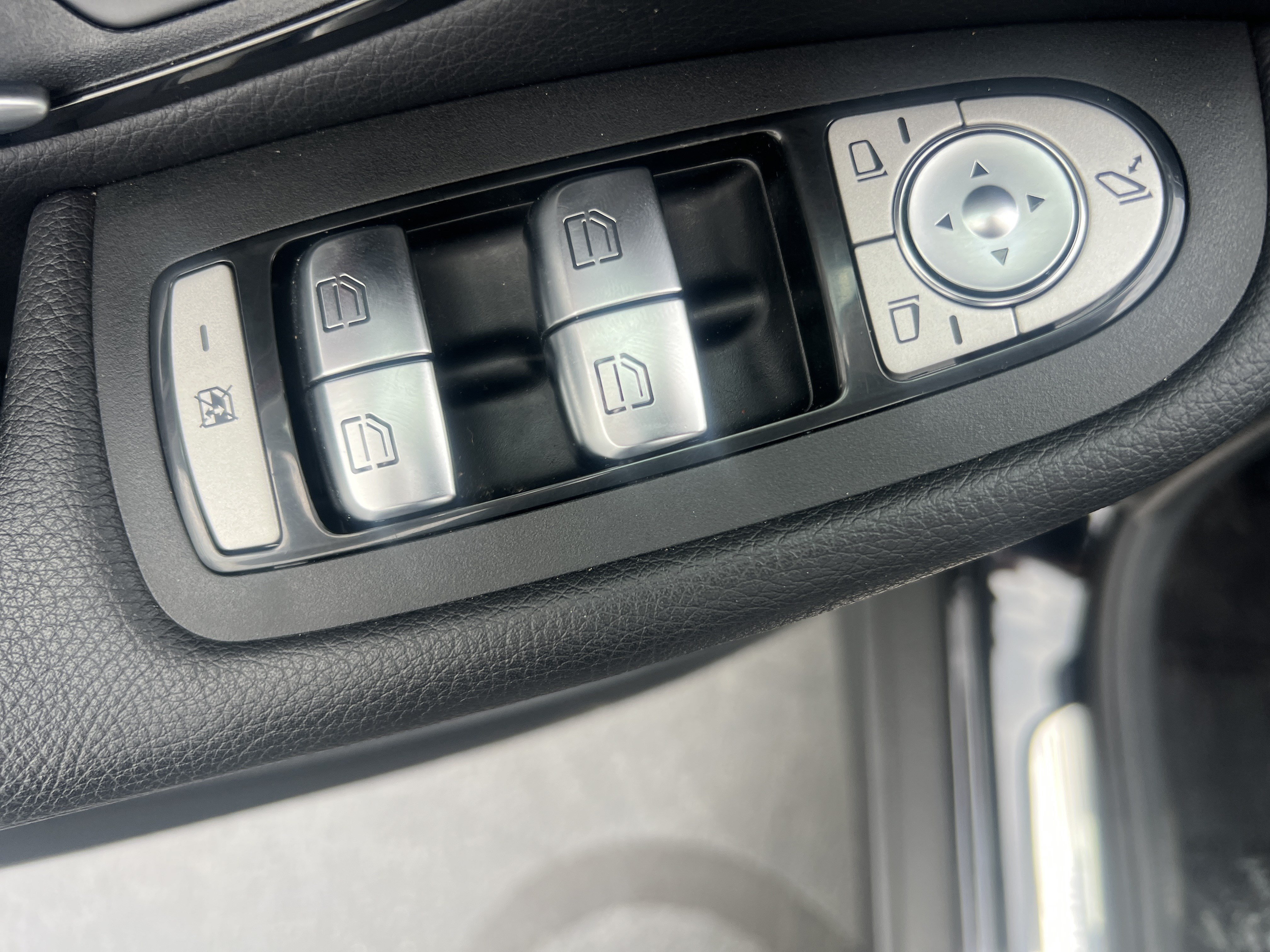 Certified 2022 Mercedes-Benz GLC 300 4MATIC image 15