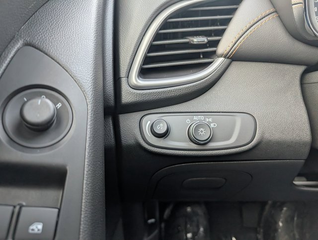 Used 2022 Chevrolet Trax LS w/ Tint and Cruise Package image 20