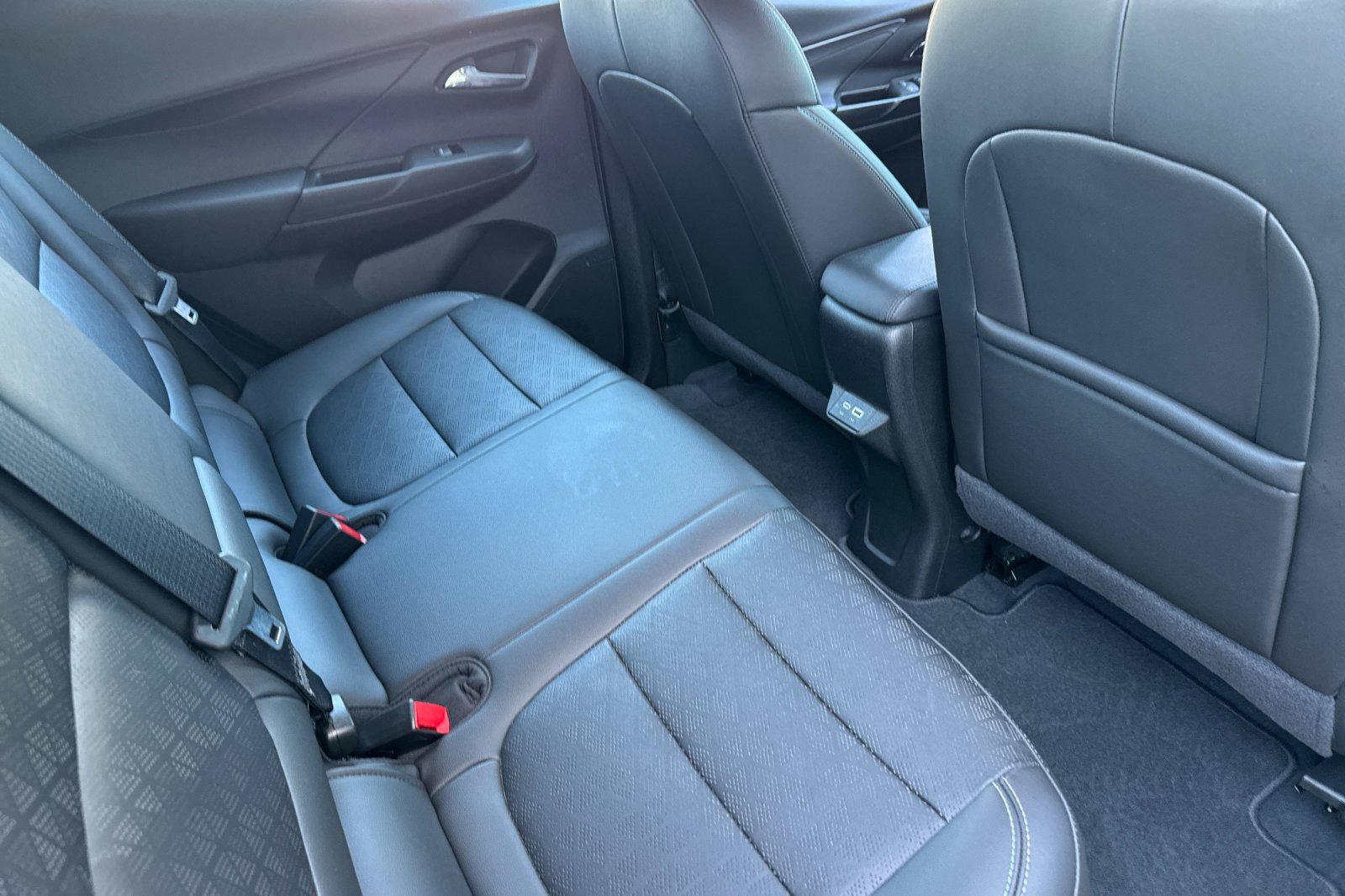 Used 2023 Chevrolet Bolt LT w/ Infotainment Package FWD image 18