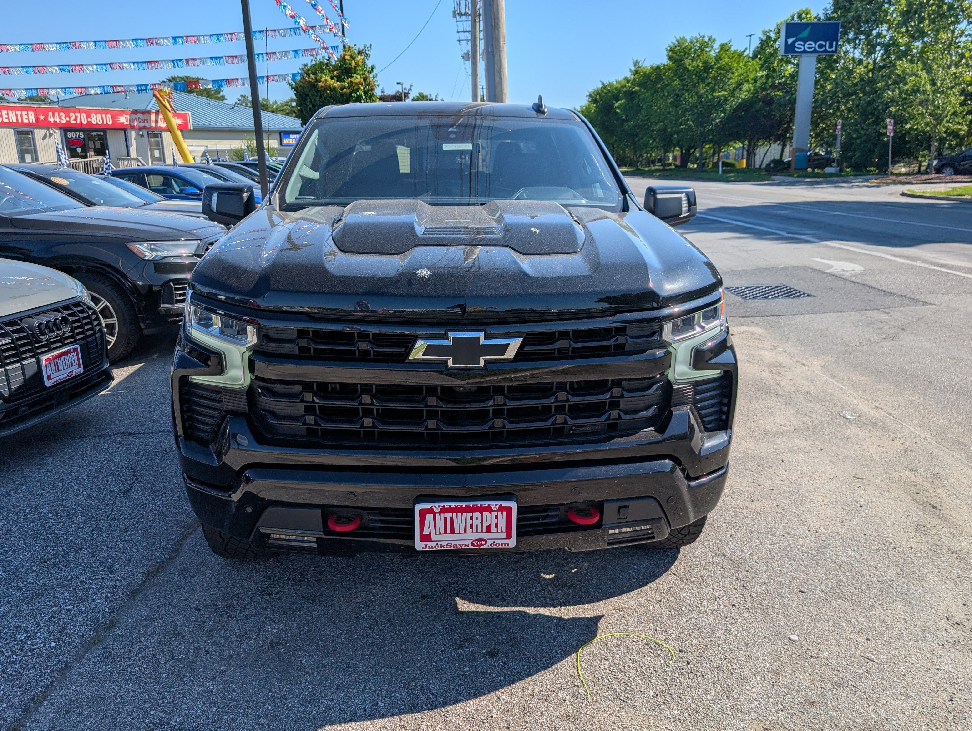 Used 2024 Chevrolet Silverado 1500 LT Trail Boss w/ LT Trail Boss Premium Package AWD/4WD image 7