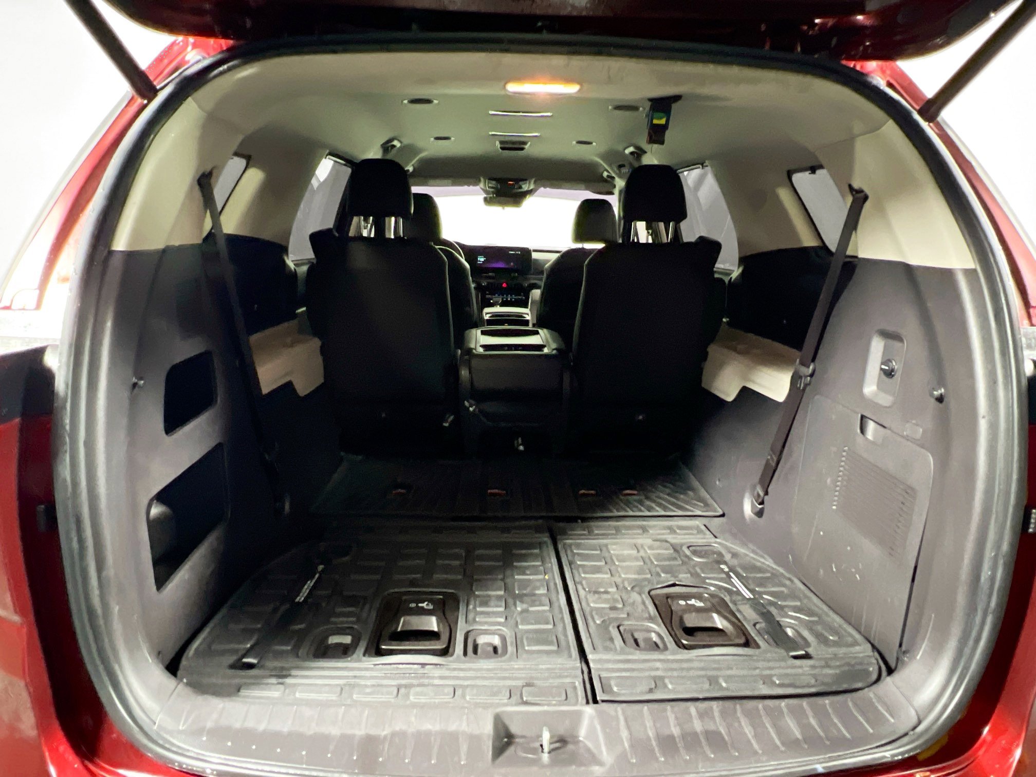 Used 2024 Kia Carnival EX image 34