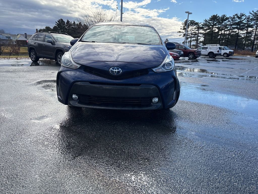 Used 2017 Toyota Prius V Five image 3