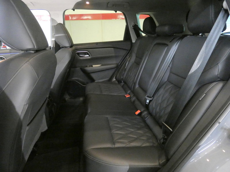 Used 2023 Nissan Rogue Platinum AWD/4WD image 24