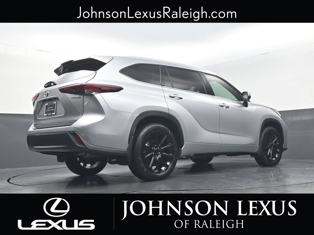 Used 2024 Toyota Highlander Limited AWD/4WD image 19