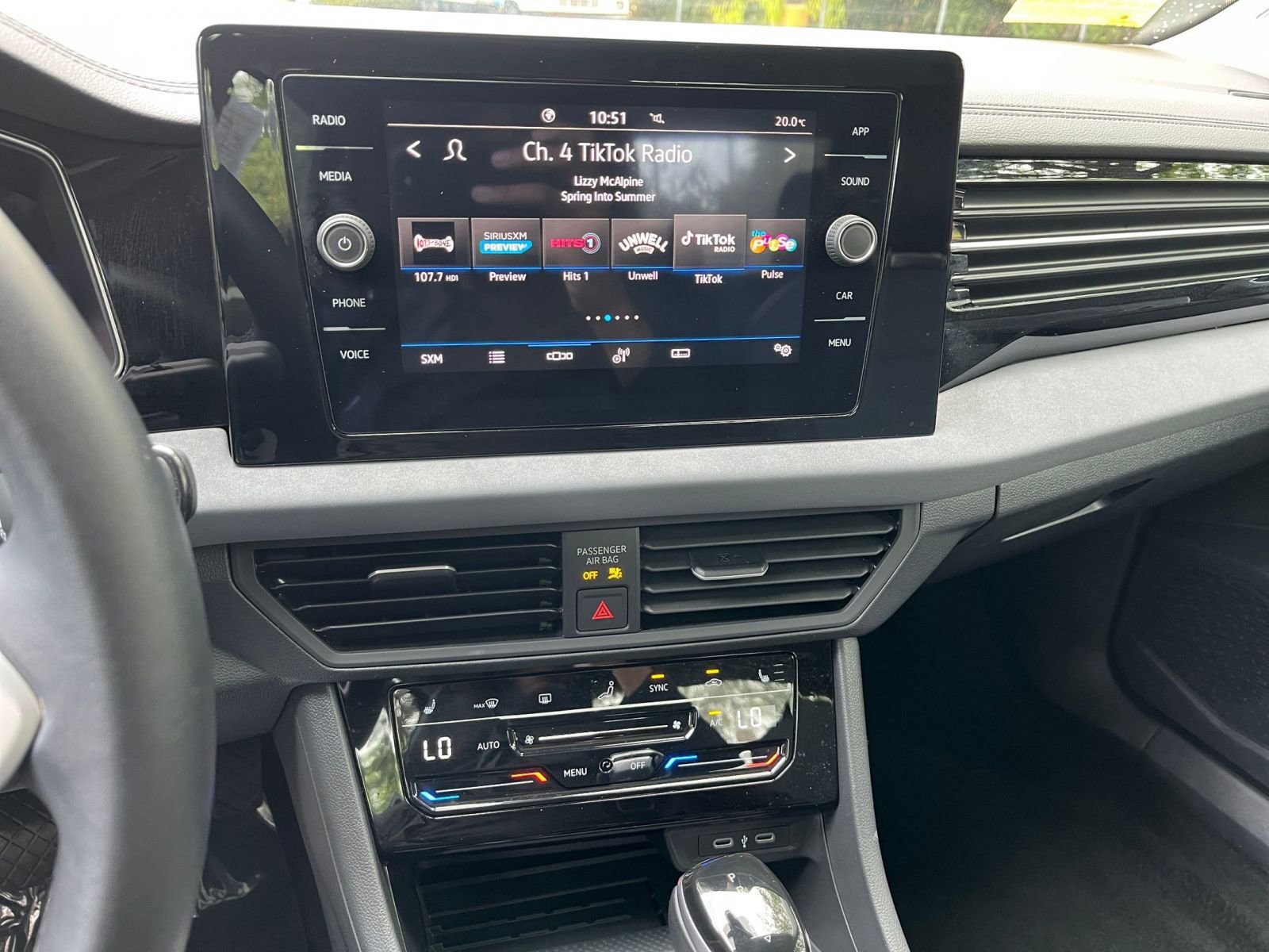 Used 2025 Volkswagen Jetta SE image 18