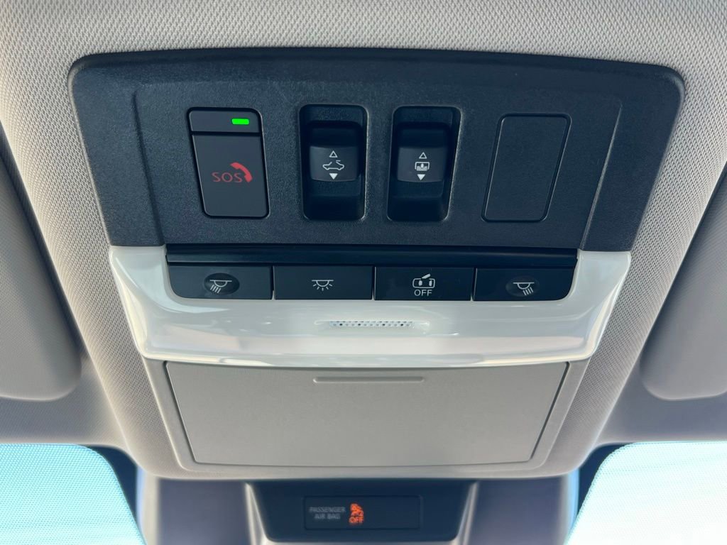 Used 2023 Nissan Rogue SV w/ SV Premium B Package image 27