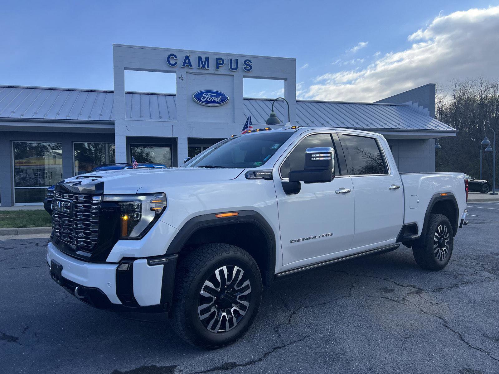 Used 2025 GMC Sierra 2500 Denali Ultimate image 1