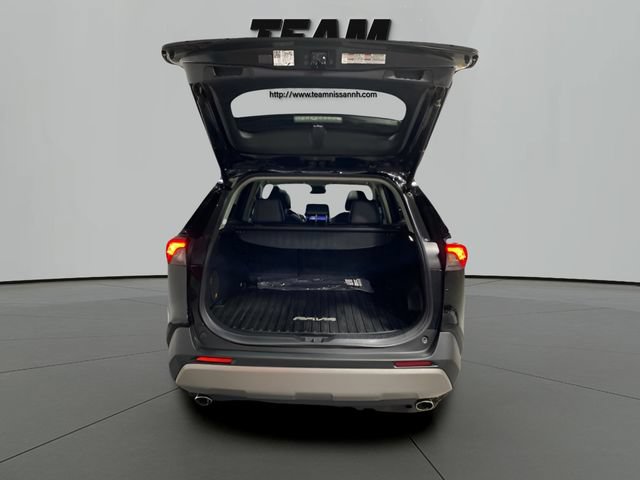 Used 2022 Toyota RAV4 Limited AWD/4WD image 6