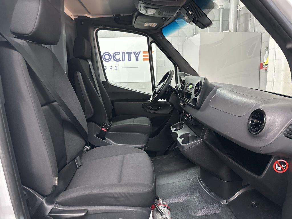 Used 2019 Freightliner Sprinter 144 RWD image 18