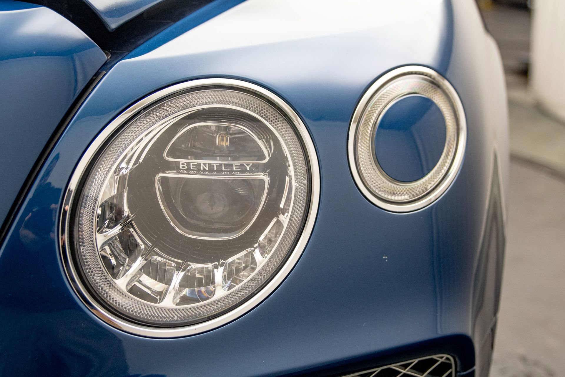 Used 2018 Bentley Bentayga Activity image 32