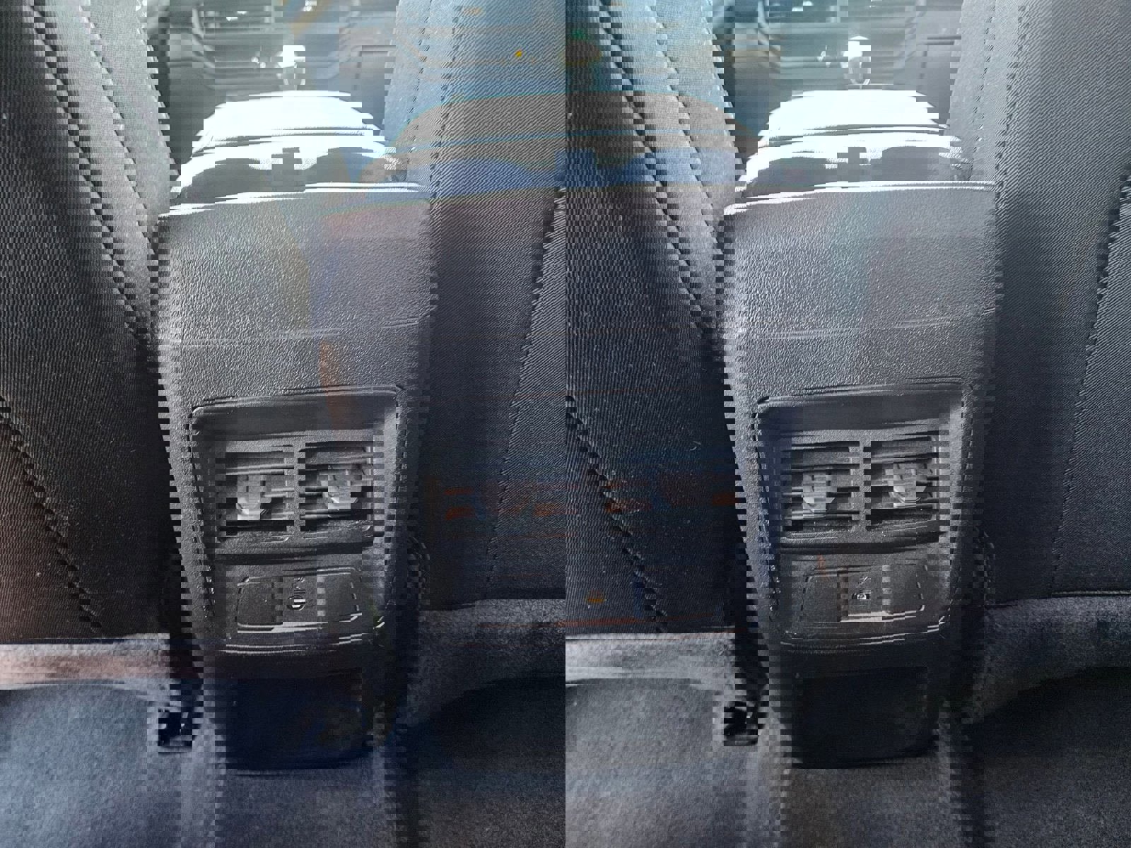 Used 2024 GMC Canyon Elevation image 24