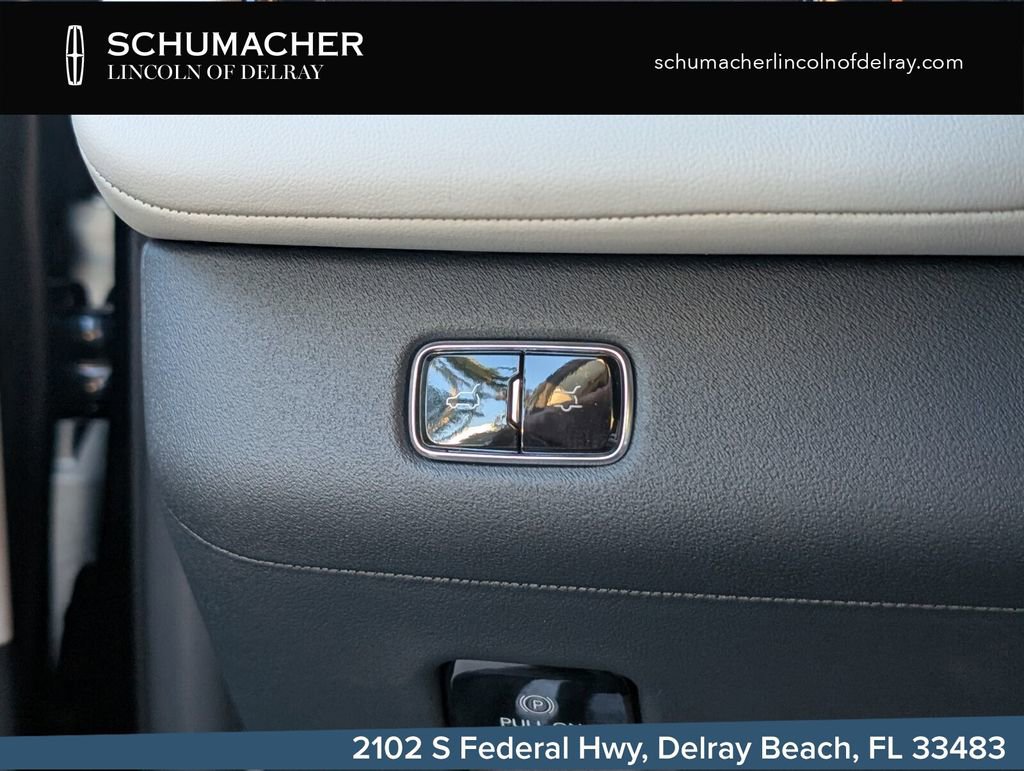 New 2026 Lincoln Navigator L Premier AWD/4WD image 25