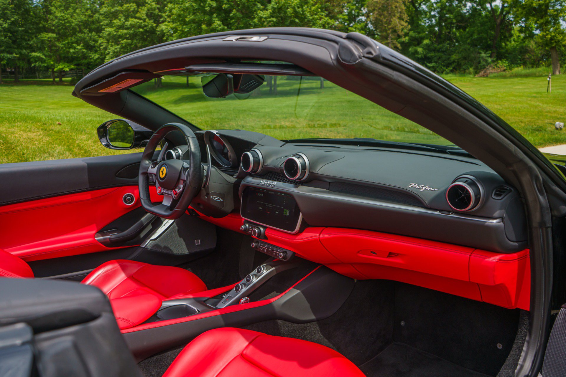 Used 2019 Ferrari Portofino RWD image 48