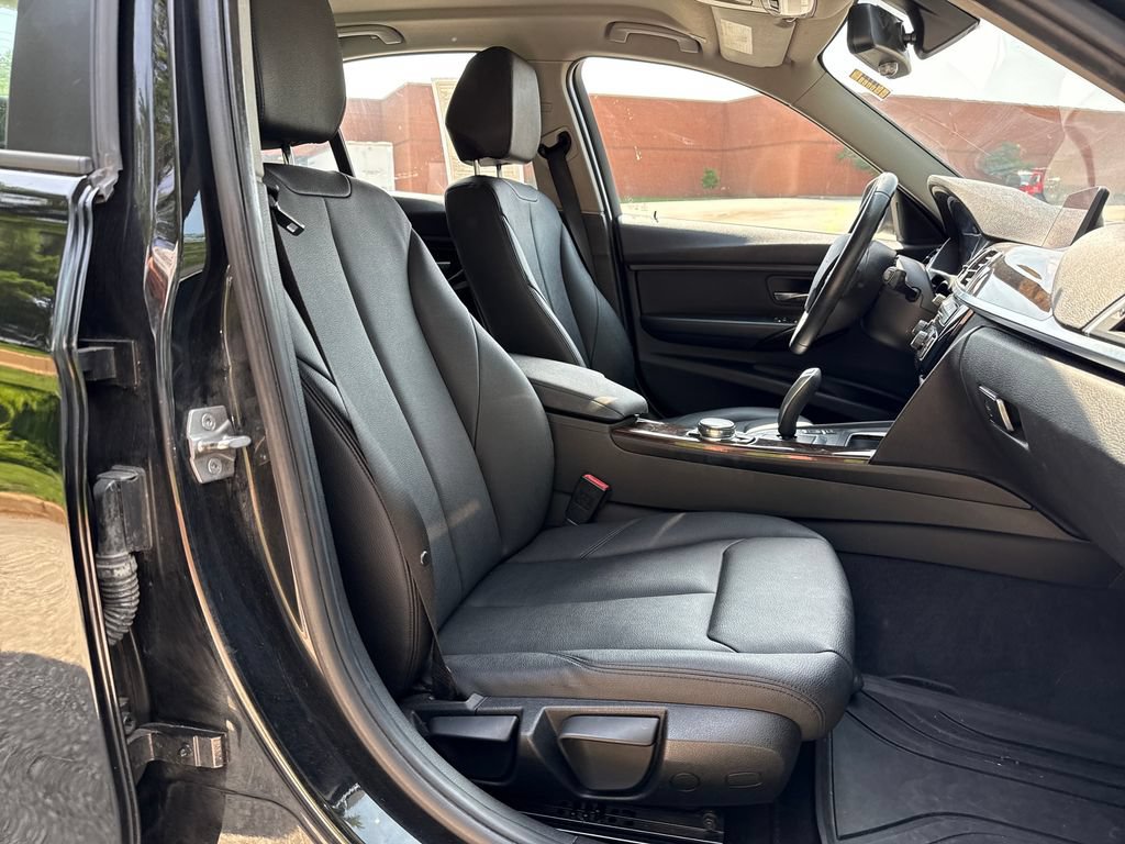 Used 2016 BMW 320i xDrive Sedan AWD/4WD image 28