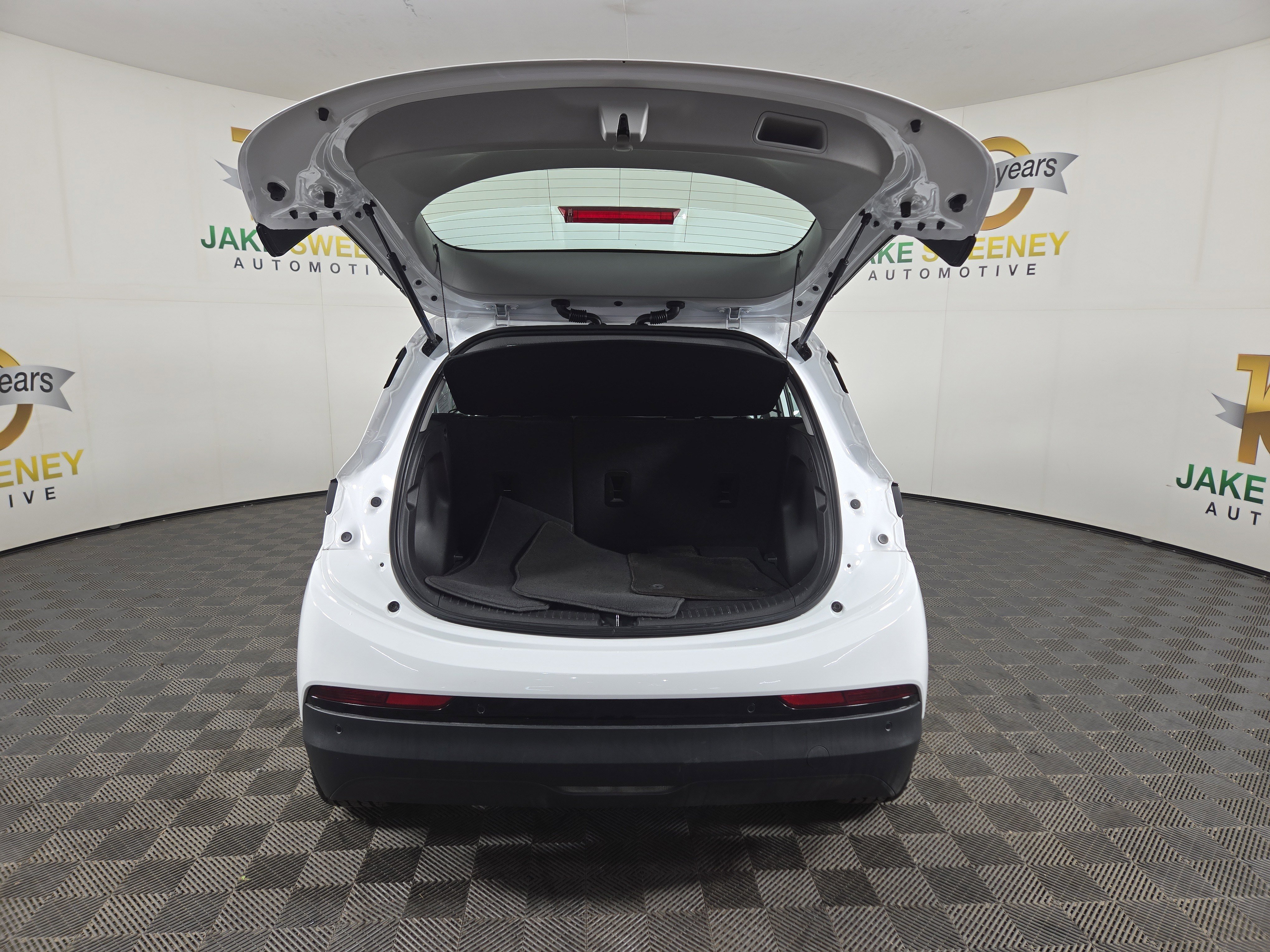 Certified 2023 Chevrolet Bolt LT w/ Driver Confidence Package image 31