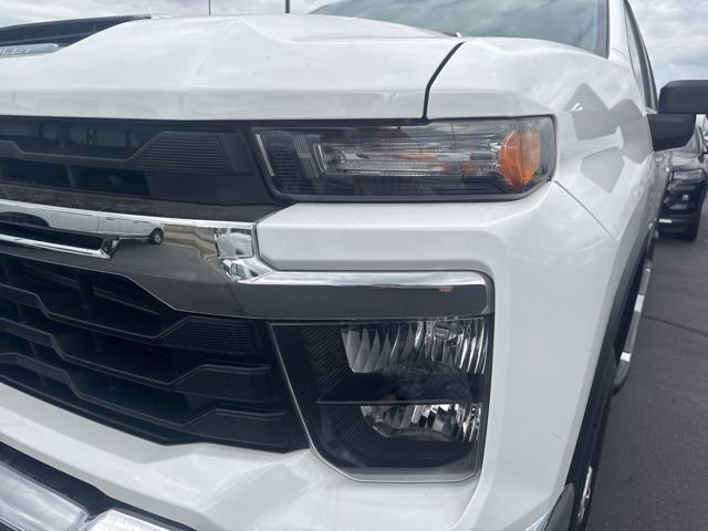 Used 2024 Chevrolet Silverado 3500 LT AWD/4WD image 19