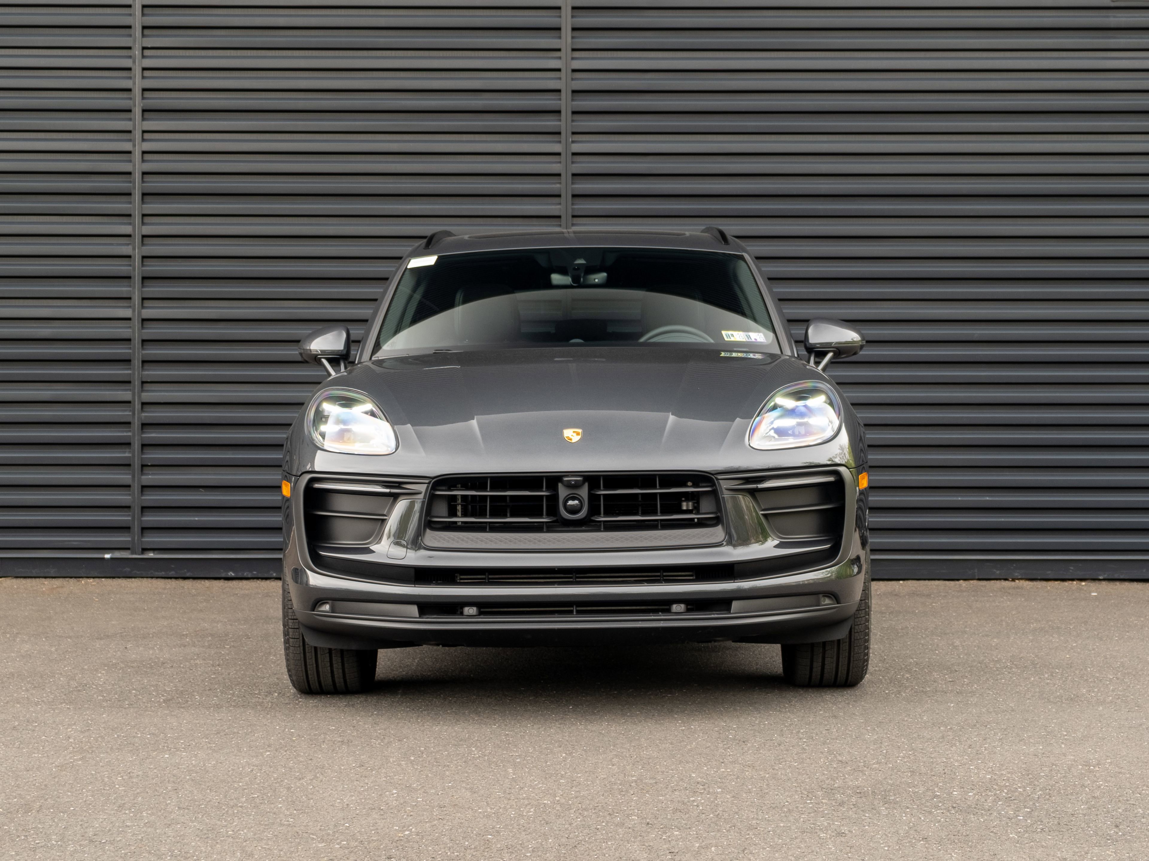 Certified 2026 Porsche Macan AWD/4WD image 11