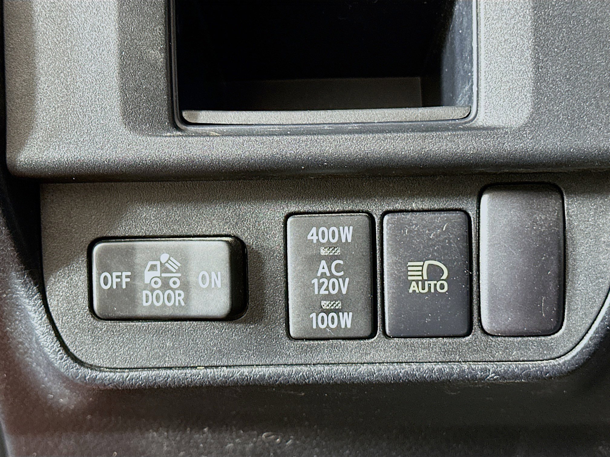 Used 2018 Toyota Tacoma TRD Off-Road image 17