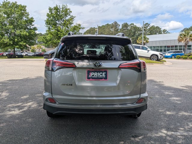 Used 2018 Toyota RAV4 LE FWD image 7