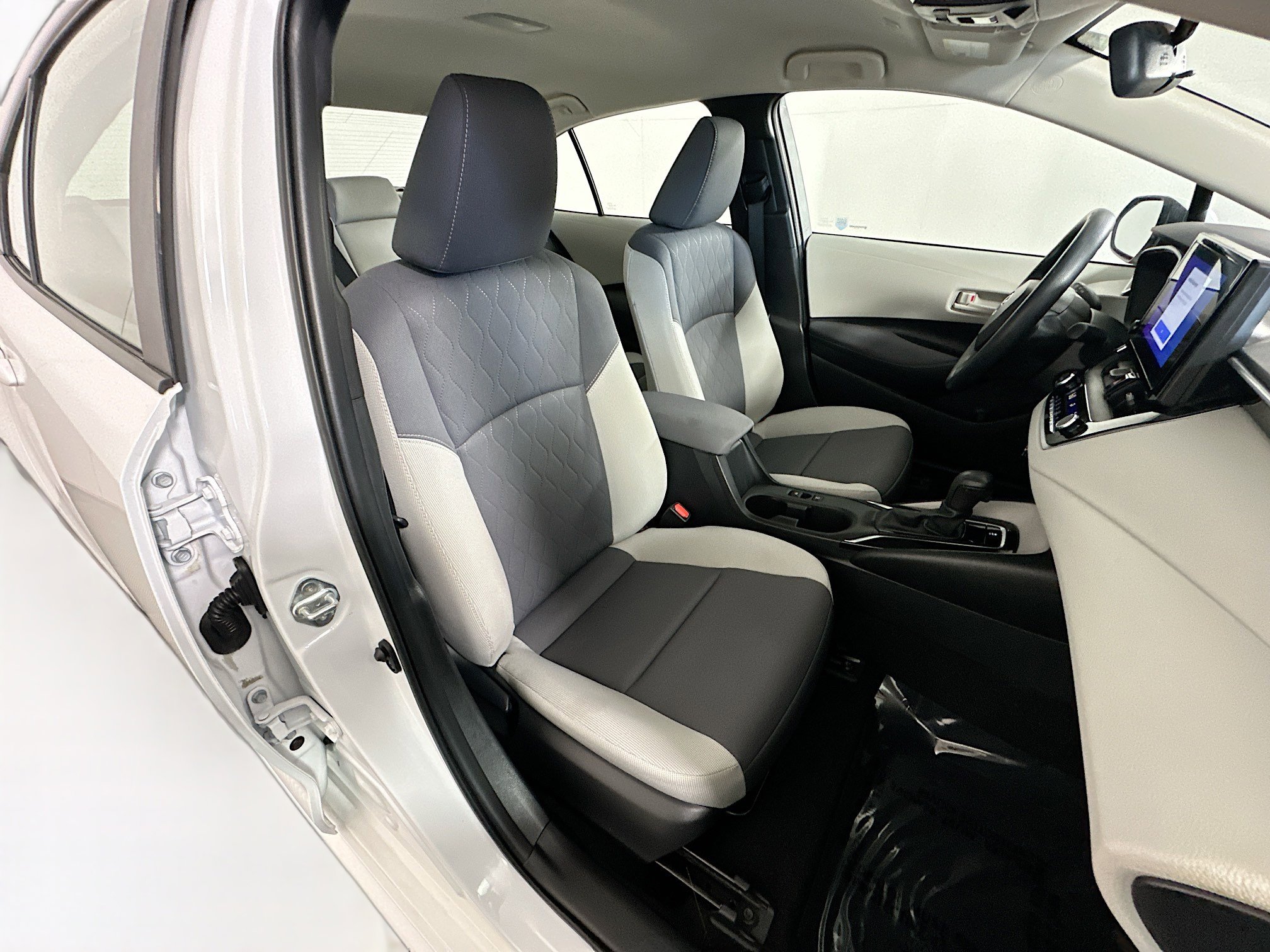 Used 2023 Toyota Corolla LE image 27