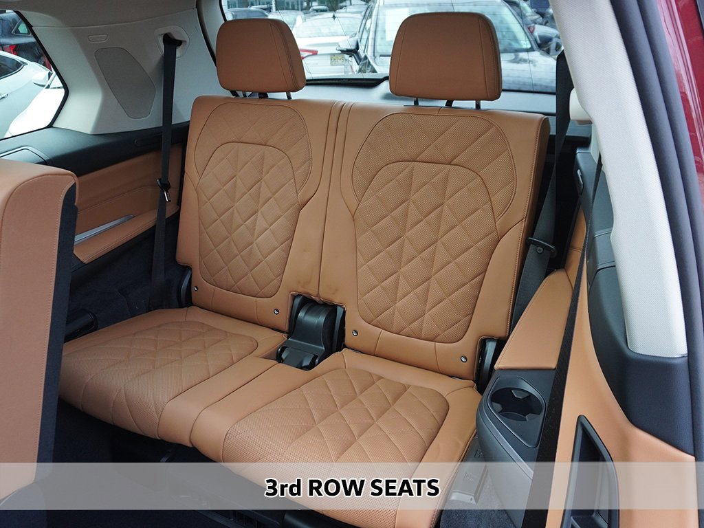 Used 2024 BMW X7 xDrive40i w/ Premium Package image 12