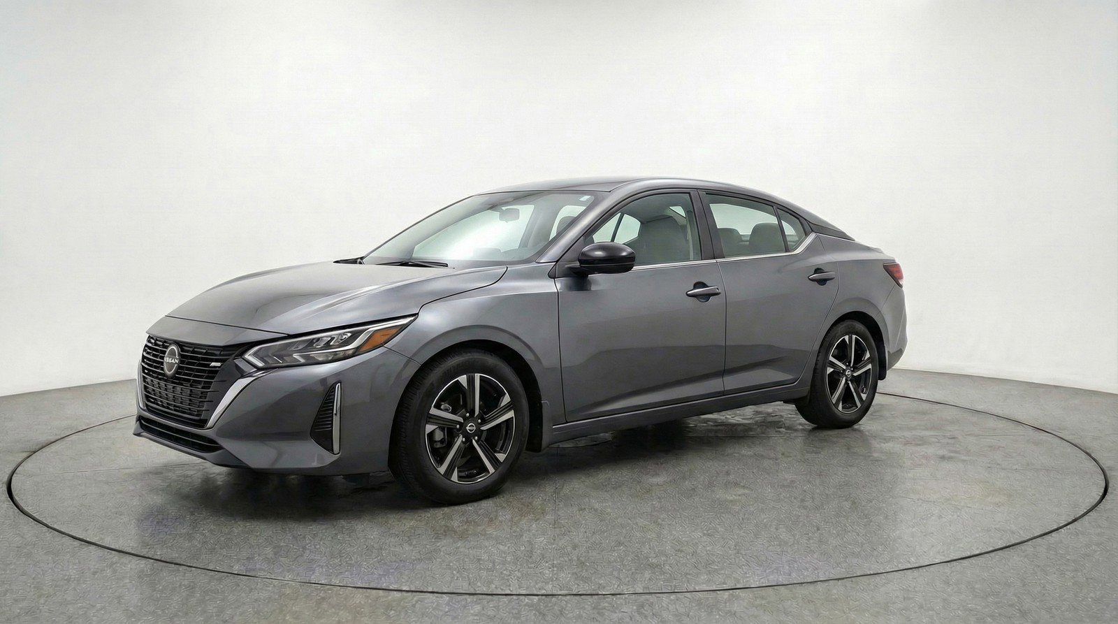 Used 2025 Nissan Sentra SV image 3