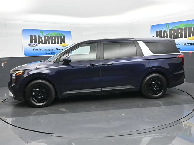 Used 2025 Kia Carnival FWD image 2