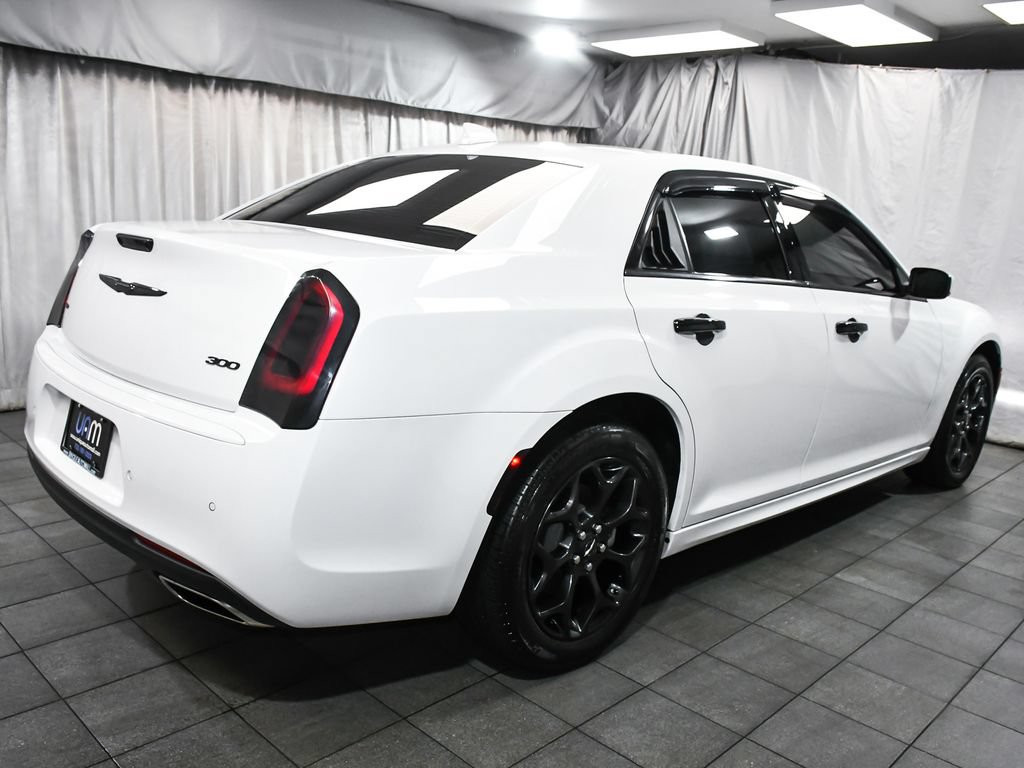 Used 2023 Chrysler 300 Touring L w/ Comfort Group AWD/4WD image 6