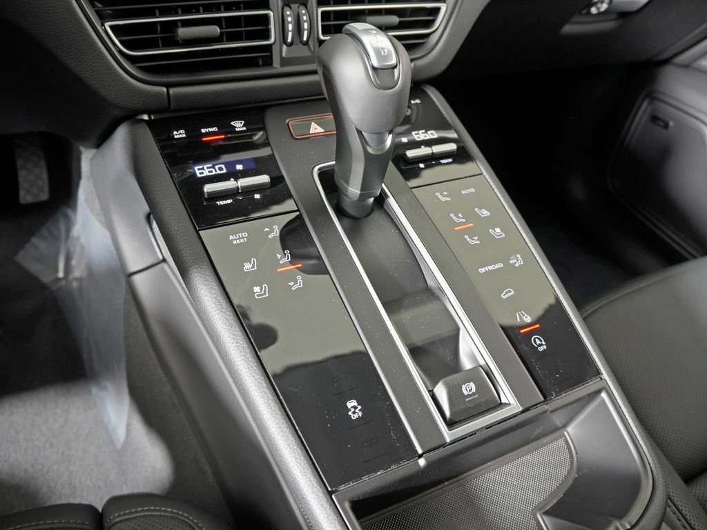 New 2026 Porsche Macan AWD/4WD image 29